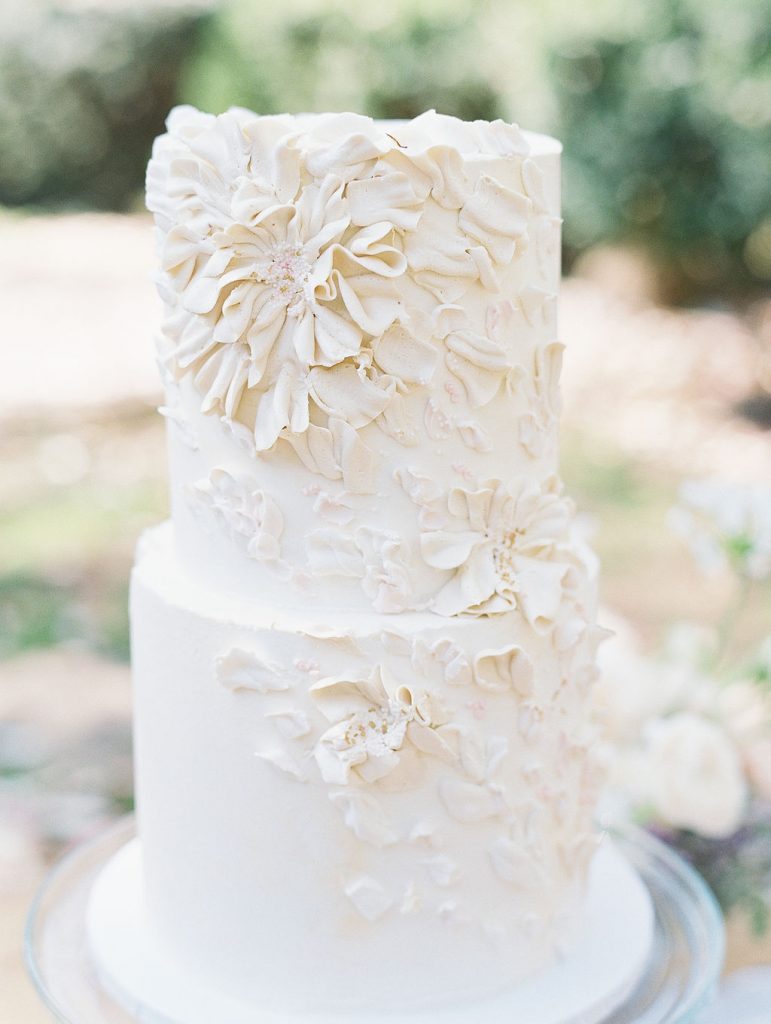 A beautiful white wedding cake by Buttercream Bakeshop at Tudor Place, Washington, D.C.