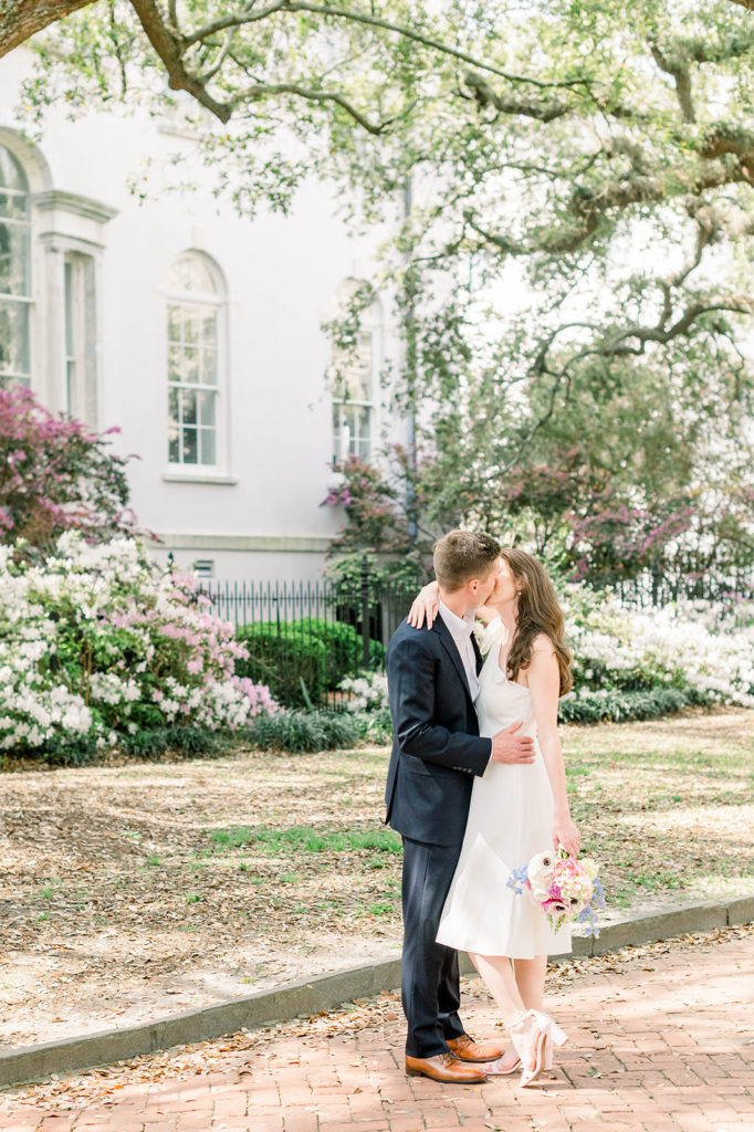 A Charleston SC elopement photographed by Rebecca Sigety photography.